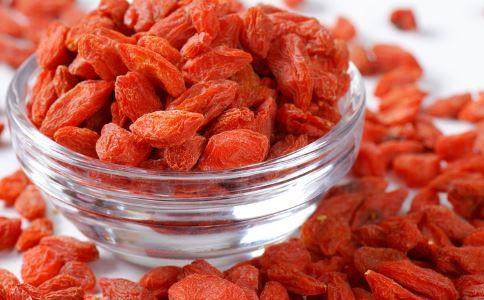 枸杞直接吃好還是泡水喝好？中醫(yī)專家終于給出答案了