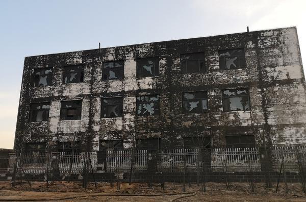 張家口燃爆事故24小時：父子一起開貨車，兒子逃生父親遇難