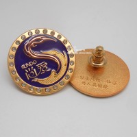 皇冠鑲鉆徽章、金屬襟章、公司LOGO胸針胸徽生產(chǎn)廠