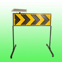 施工線形誘導(dǎo)標(biāo)志 太陽能導(dǎo)向燈生產(chǎn)廠家